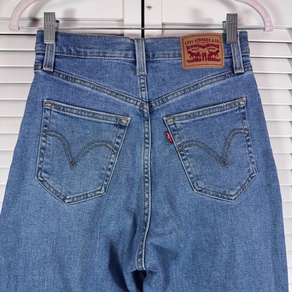 Levi's Ribcage Straight Ankle Distressed Blue Jeans Raw Hem Size 26 - Picture 8 of 11